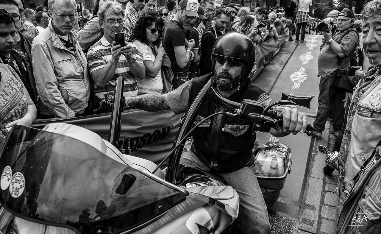 Harley Days, fotografiert von Danny Koerber in Schwarz Weiß. Motorrad