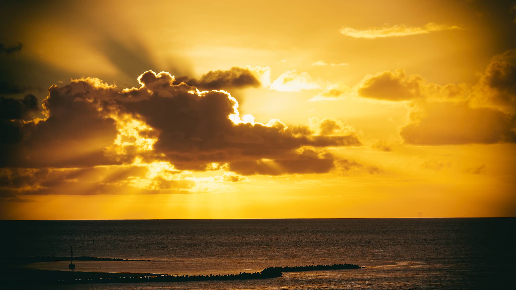 Sonnenaufgang über der Nordsee, für Sehnsucht der Augen von Danny Koerber.