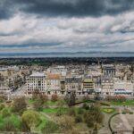 Edingburgh – Wo Stein sich erinnert. Stimmungsvolle Stadtansichten von Edinburgh mit historischen Gebäuden, engen Gassen und markanten Steinfassaden. Wechselndes Licht, Schatten und urbane Details vermitteln die besondere Atmosphäre der schottischen Hauptstadt.