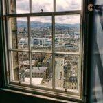 Edingburgh – Wo Stein sich erinnert. Stimmungsvolle Stadtansichten von Edinburgh mit historischen Gebäuden, engen Gassen und markanten Steinfassaden. Wechselndes Licht, Schatten und urbane Details vermitteln die besondere Atmosphäre der schottischen Hauptstadt.